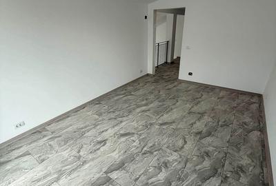 Casă cu 4 camere cu Teren 338 Mp în Calea București