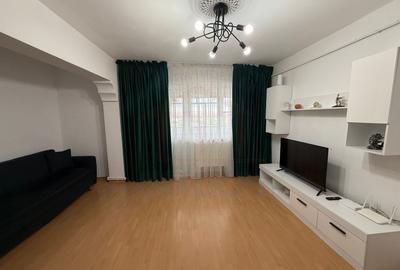 Apartament cu 3 camere decomandat în Micro 20