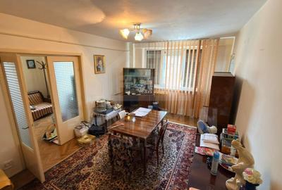 Apartament cu 3 camere decomandat în Valea Rosie
