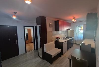 Apartament cu 3 camere semidecomandat, mobilat în Tractorul