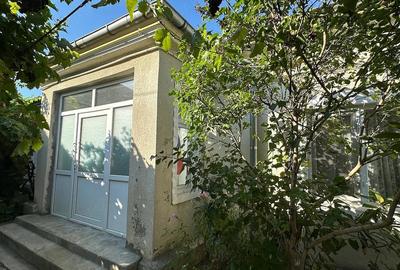 Casă cu 4 camere cu Teren 680 Mp în Central
