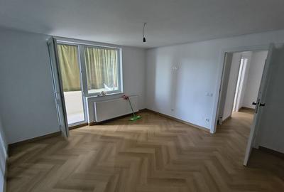 Apartament cu 4 camere decomandat în Central - 4