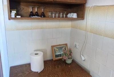 Apartament cu 2 camere decomandat în Telecabinei