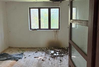 Casă cu 5 camere cu Teren 1255 Mp în Exterior Vest