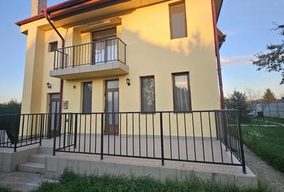 Casă cu 5 camere cu Teren 500 Mp în Central