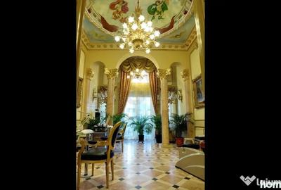 Casă cu 7 camere cu Teren 1125 Mp în Romană