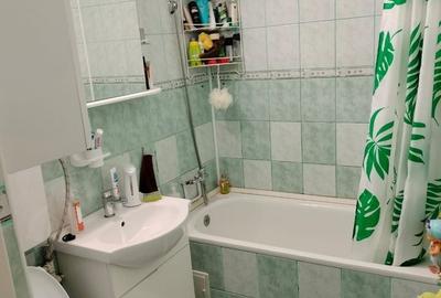 Apartament cu 3 camere în Micro 1