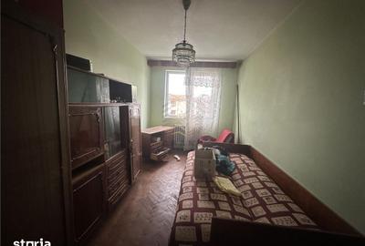 Apartament cu 3 camere decomandat în Independenței - 3