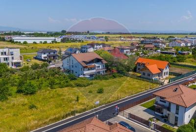 Teren Construcții intravilan de 885 mp, în Central - 14