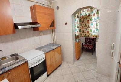 Apartament cu 3 camere decomandat, mobilat în - 1