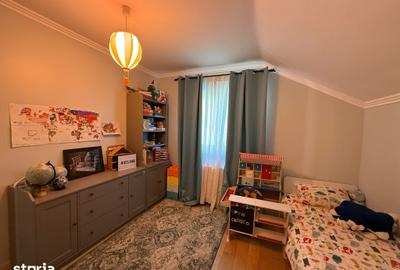 Casă cu 4 camere cu Teren 370 Mp în Central