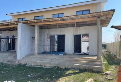 Casă cu 4 camere în Central - 2
