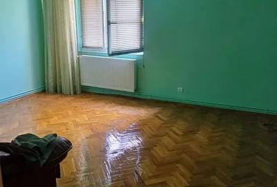 Apartament cu 3 camere decomandat, mobilat în Mănăștur