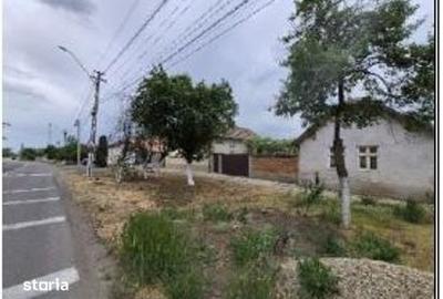 Casă cu 2 camere cu Teren 1462 Mp în Central