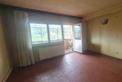 Apartament cu 2 camere semidecomandat în Noua