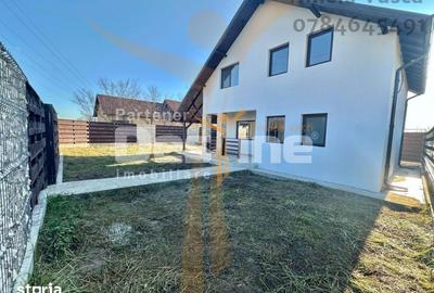 Casă cu 4 camere decomandat cu Teren 400 Mp în Răzvad - 1