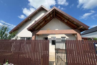 Casă cu 4 camere cu Teren 300 Mp în Vidra