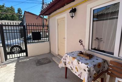 Casă cu 3 camere în Palas