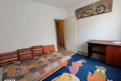 Apartament cu 4 camere în Săsar