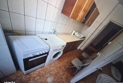 Garsonieră decomandată în Lacul Tei