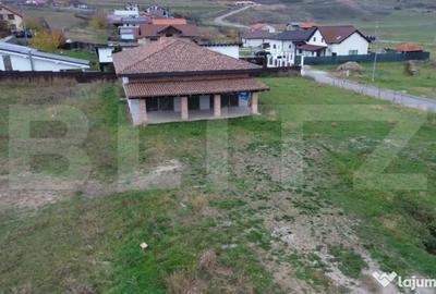 Casă cu 3 camere cu Teren 743 Mp în Ciugud - 2