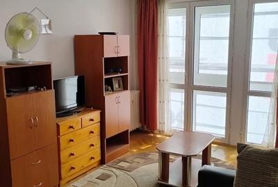 Apartament cu 2 camere semidecomandat în Costin Georgian