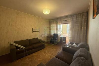Apartament cu 3 camere decomandat, mobilat în Ultracentral