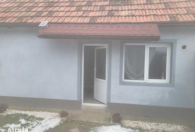 Casă cu 3 camere cu Teren 100 Mp în Iratoșu