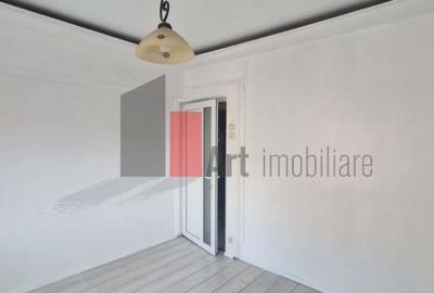 Apartament cu 2 camere semidecomandat în Moșilor