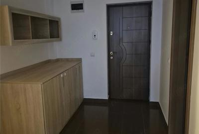 Apartament cu 3 camere decomandat în Calea Moldovei