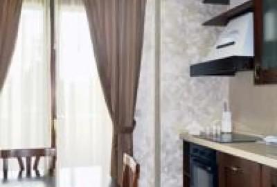 Apartament cu 3 camere decomandat în Central - 1