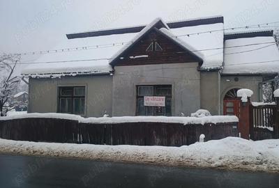 Casă cu 3 camere în Giulești - 2