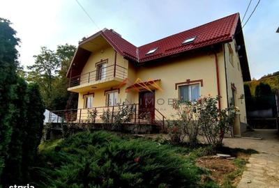 Casă cu 4 camere decomandat în Brebu