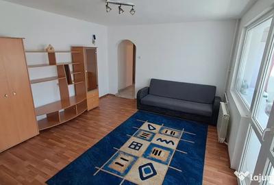 Apartament cu 3 camere semidecomandat în Lujerului