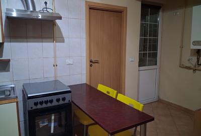Apartament semidecomandat în Berceni