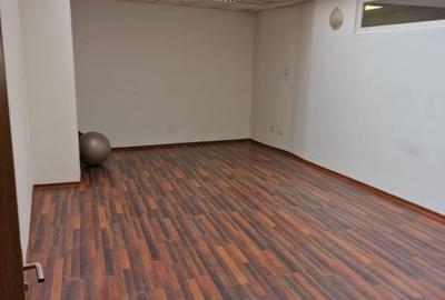 Birou, de 30 mp, în Badea Cârțan - 2