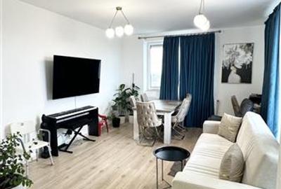 Apartament cu 2 camere decomandat, mobilat în