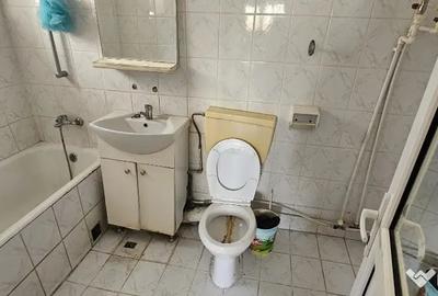 Apartament cu 3 camere decomandat în Faleza Nord