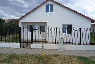 Casă cu Teren 400 Mp în Central