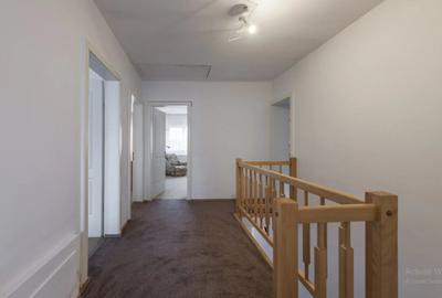 Casă cu 5 camere cu Teren 378 Mp în Florești