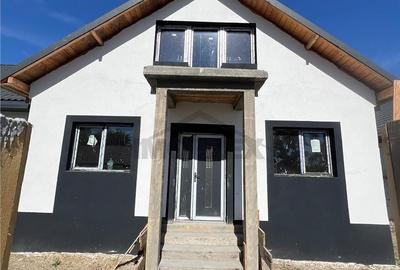 Casă cu 4 camere cu Teren 230 Mp în Lumina