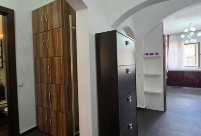 Apartament cu 3 camere semidecomandat în Central - 16