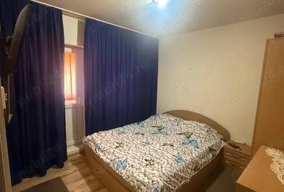 Apartament cu 3 camere decomandat în Costești