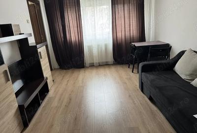 Garsonieră decomandată în Malu Roșu