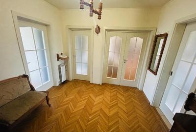 Apartament cu 3 camere decomandat, mobilat în Ultracentral