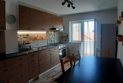 Apartament cu 3 camere decomandat în Aradului