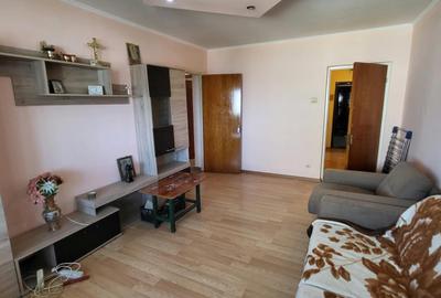 Apartament cu 3 camere circular, mobilat în Pantelimon