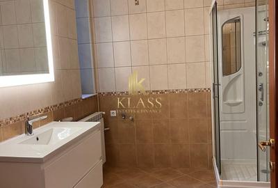 Casă cu Teren 1200 Mp în Central