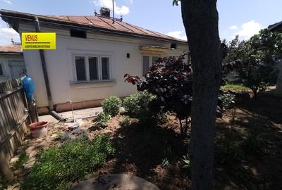 Casă individuală cu 2 camere cu Teren 1170 Mp în Central
