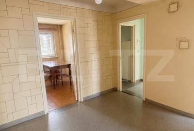 Apartament cu 4 camere decomandat în Central